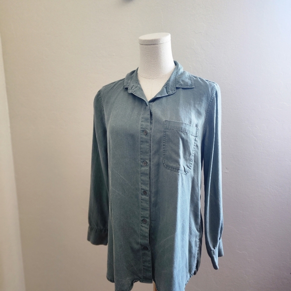 Brand new long sleeve gap top. - Picture 1 of 5